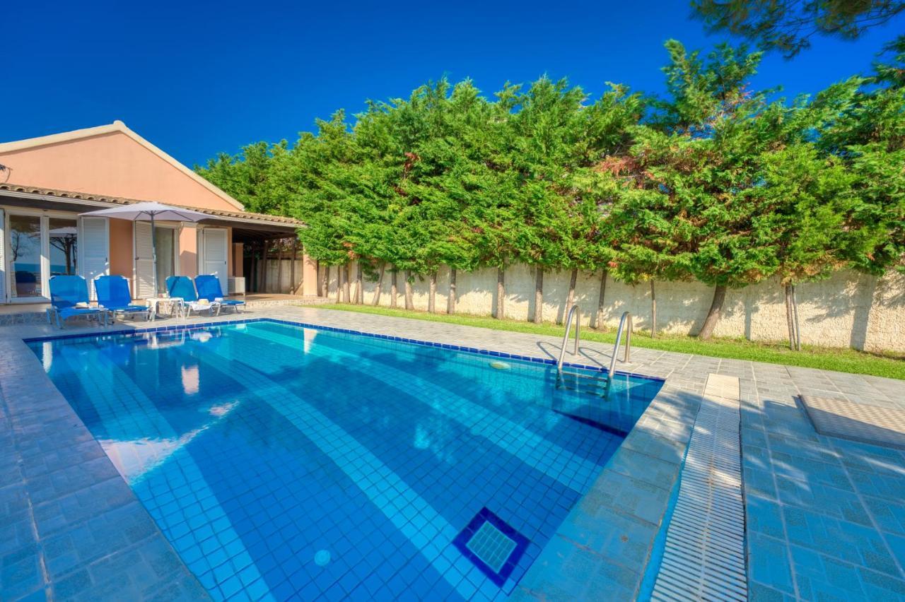 Villa Angela Agios Matthaios  Екстер'єр фото